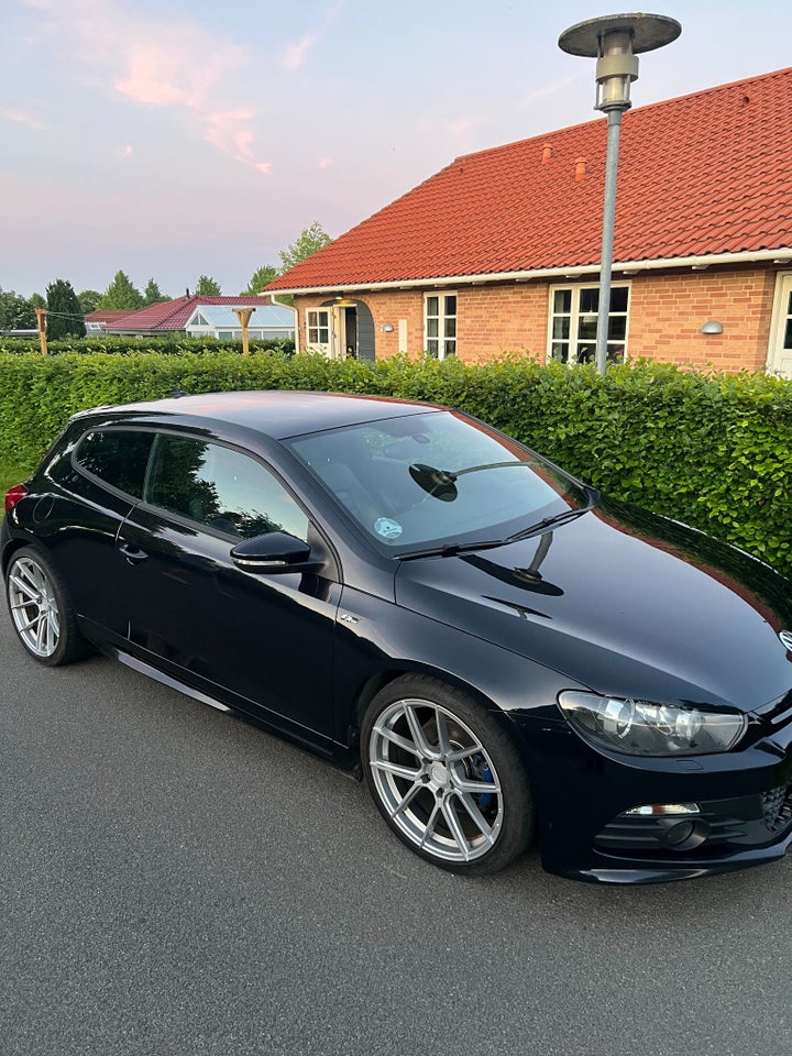 VW Scirocco 2,0 TDi 177 R-line 3d