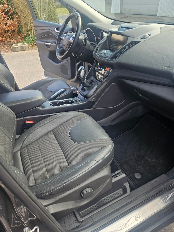 Ford Kuga 2,0 TDCi 180 Titanium aut. AWD 5d