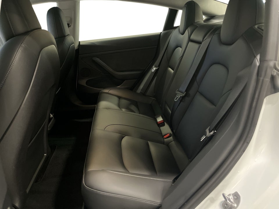 Tesla Model 3 Long Range RWD 4d