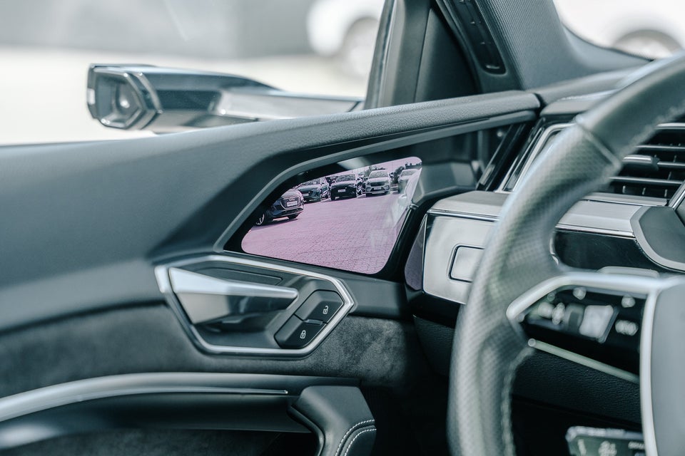 Audi e-tron 55 S-line quattro 5d