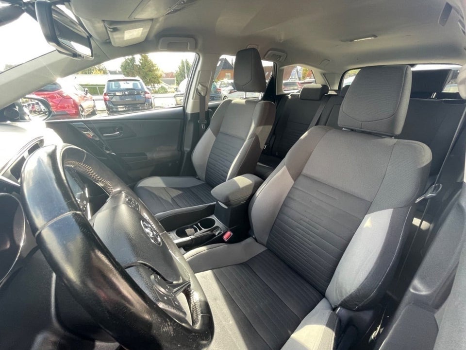 Toyota Auris 1,8 Hybrid H2 Comfort Touring Sports CVT 5d