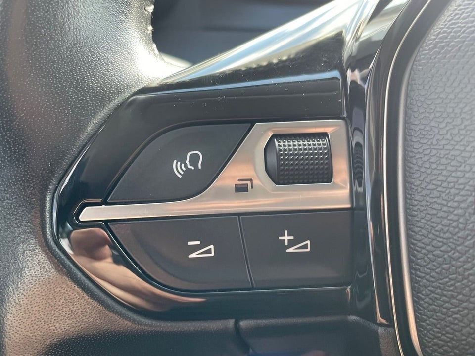 Peugeot 208 1,2 PureTech 100 Allure 5d