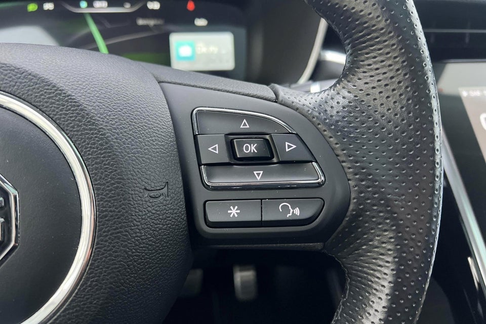 MG Marvel R Luxury 5d