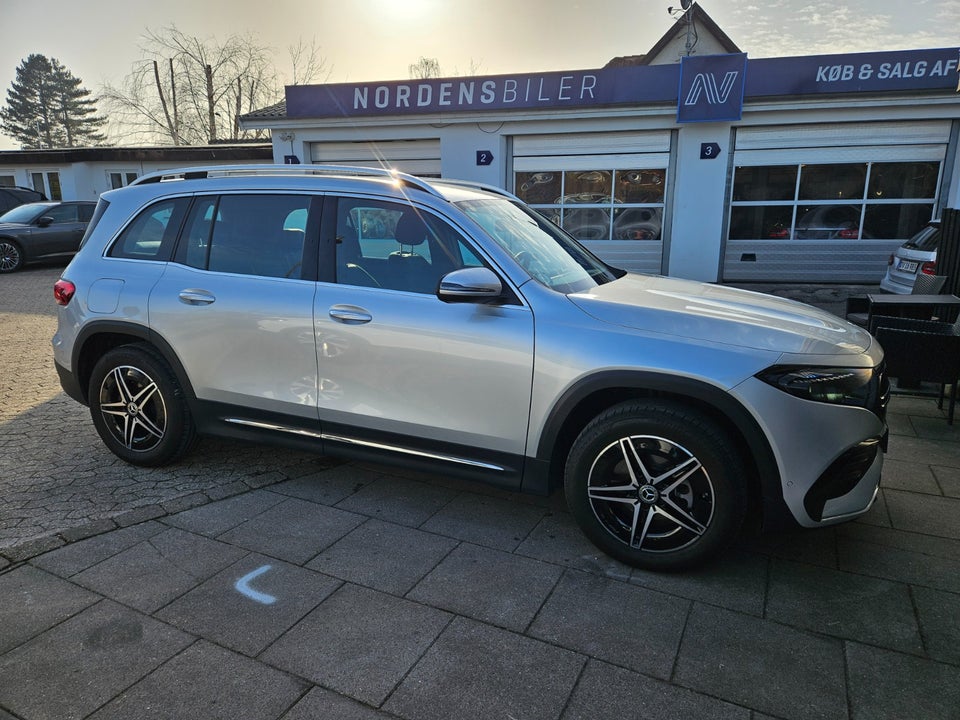 Mercedes EQB250 AMG Line 5d