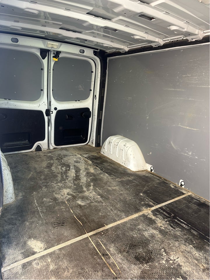 Renault Trafic T29 2,0 dCi 120 L2H1