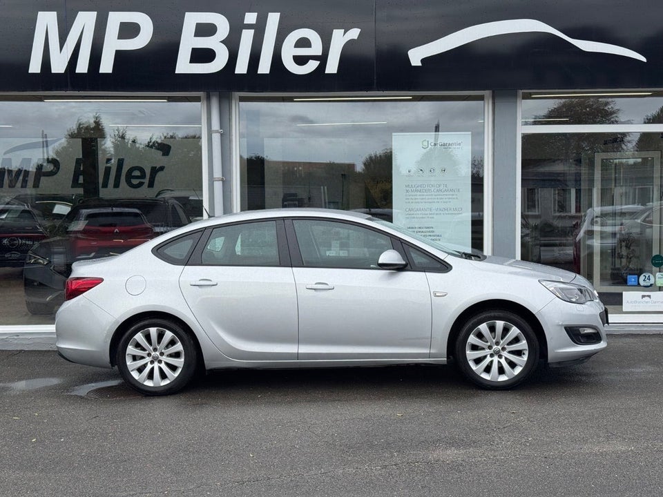 Opel Astra 1,4 T 140 Enjoy 4d
