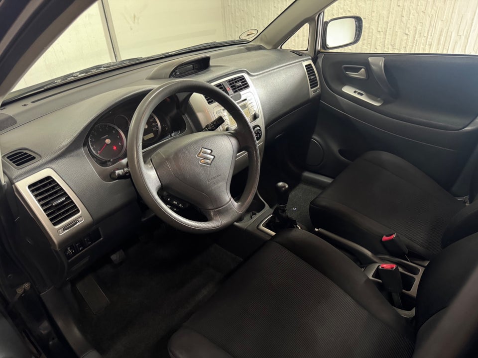 Suzuki Liana 1,6  5d