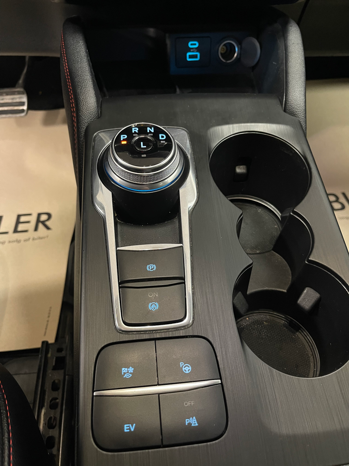 Ford Kuga 2,5 PHEV ST-Line X CVT 5d