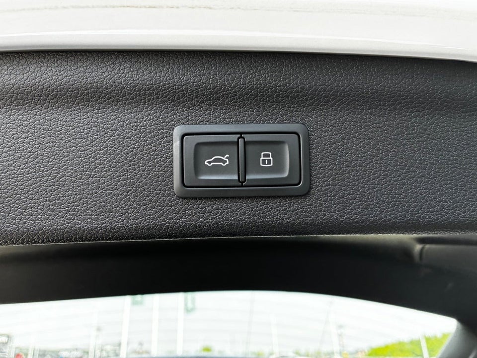 Audi Q3 45 TFSi e Attitude plus S-tr. 5d