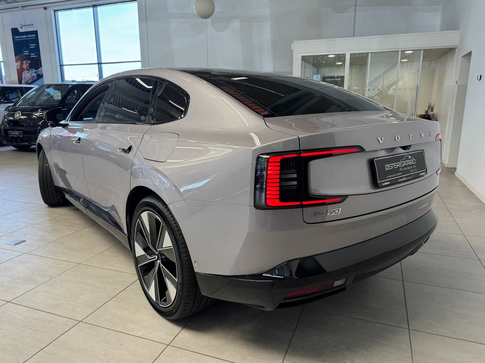 Volvo ES90 Extended Range Plus 4d