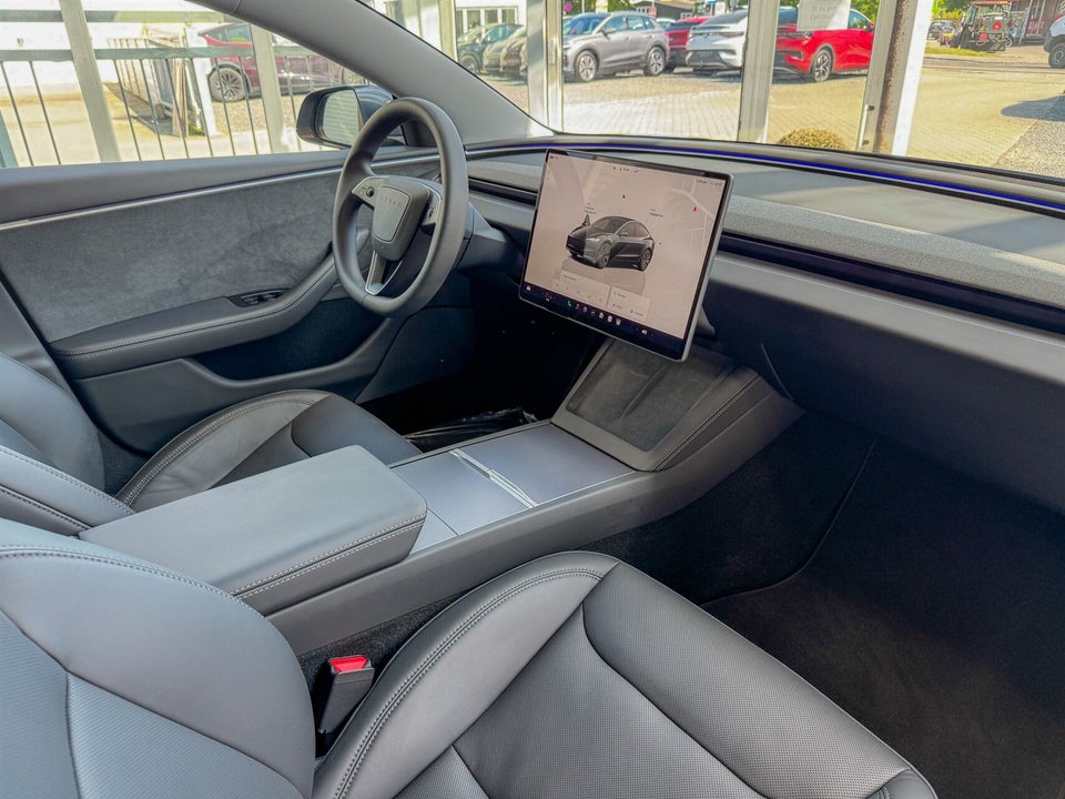 Tesla Model 3 Long Range AWD 4d