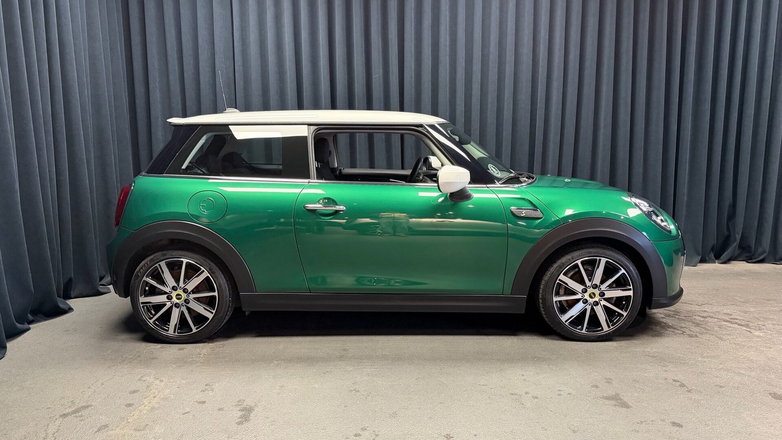MINI Cooper SE Classic Trim 3d