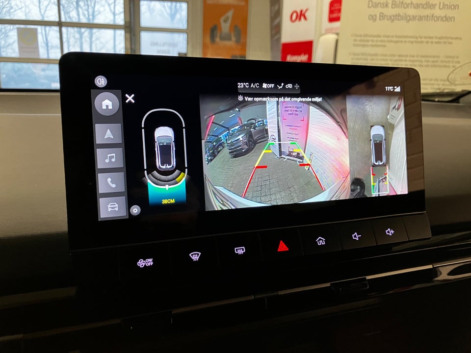 MG 4 77 Luxury Extended Range 5d