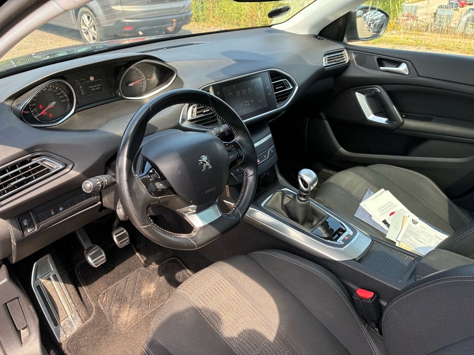 Peugeot 308 1,5 BlueHDi 130 Infinity 5d