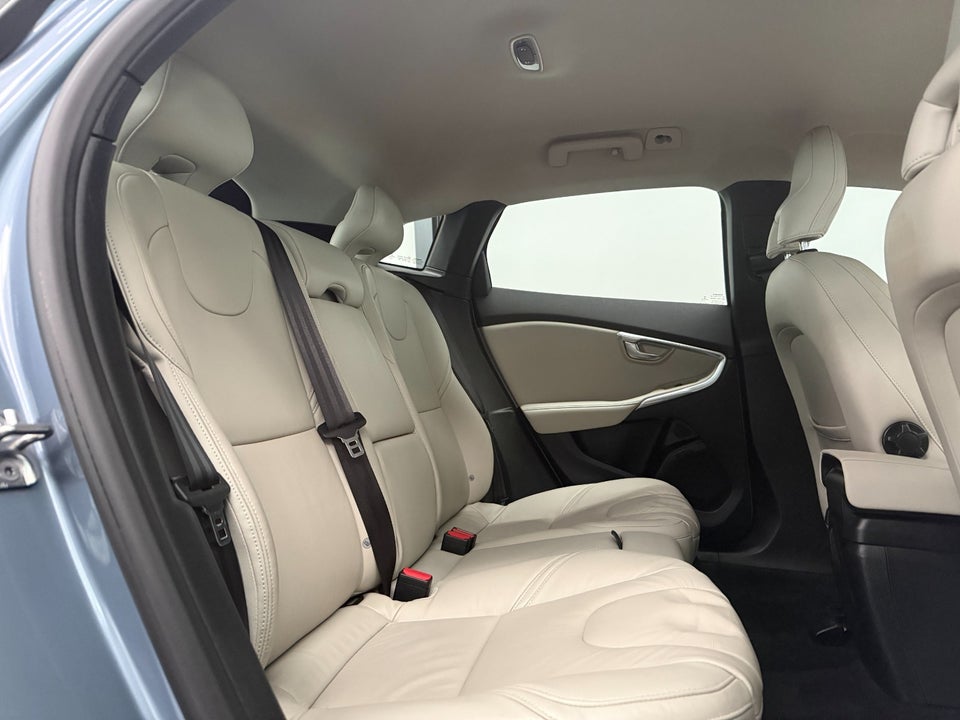 Volvo V40 2,0 T4 190 Inscription aut. 5d