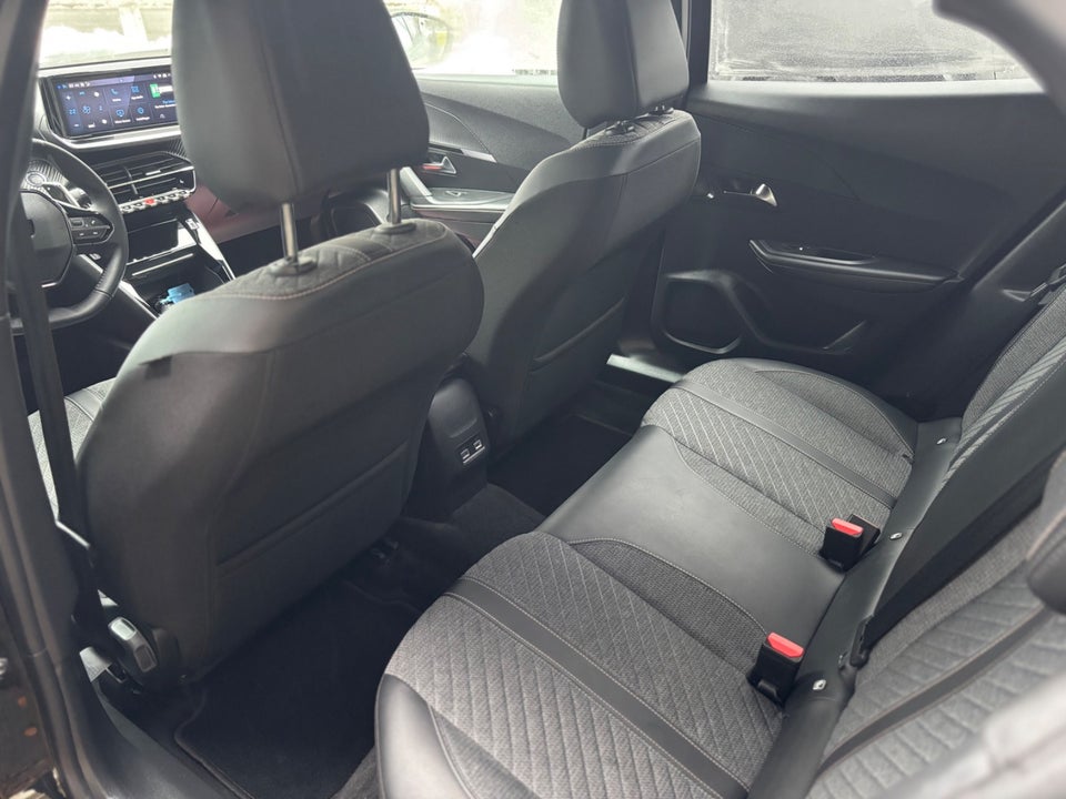 Peugeot 2008 1,2 PureTech 130 Allure EAT8 5d