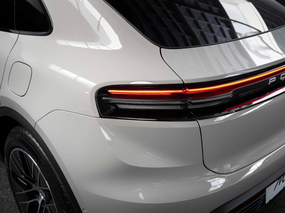 Porsche Macan 5d