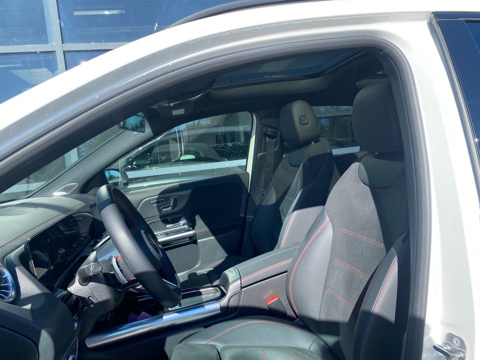 Mercedes EQA300 AMG Line 4Matic 5d