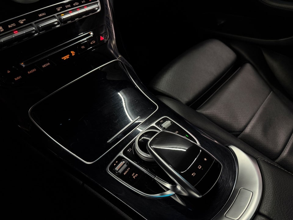 Mercedes C180 1,6 AMG Line aut. 4d