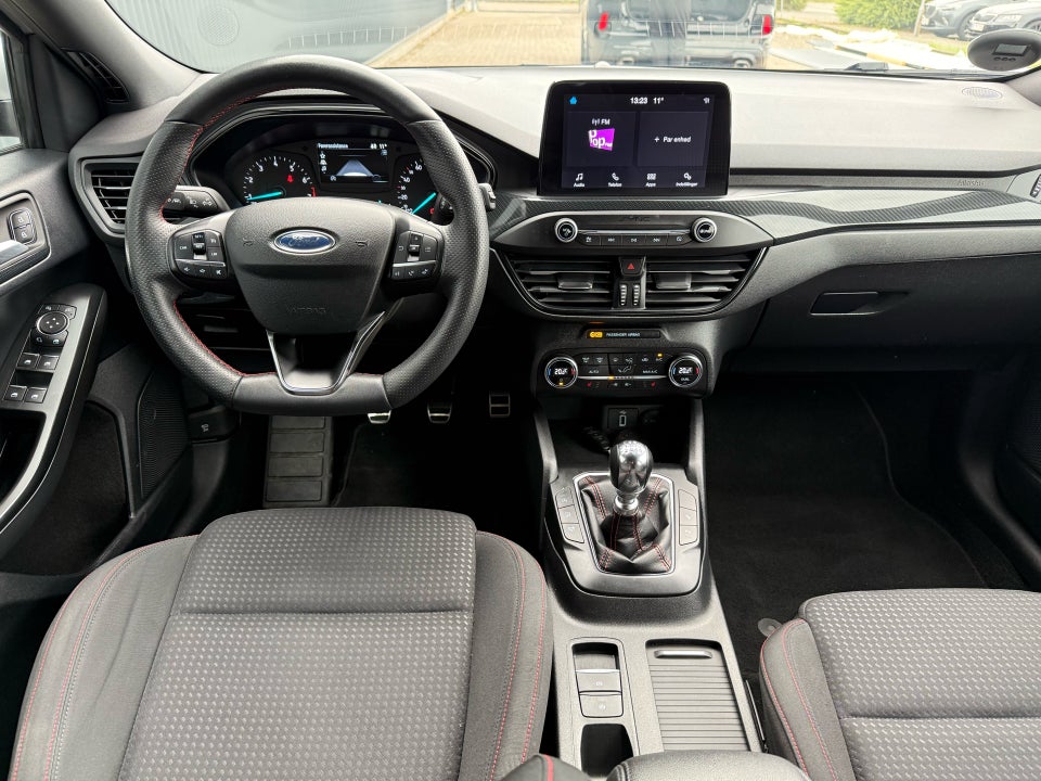 Ford Focus 1,0 EcoBoost ST-Line 5d