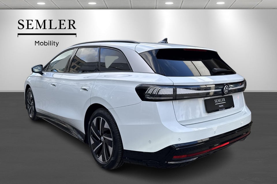 VW ID.7 77 Style+ Tourer 5d