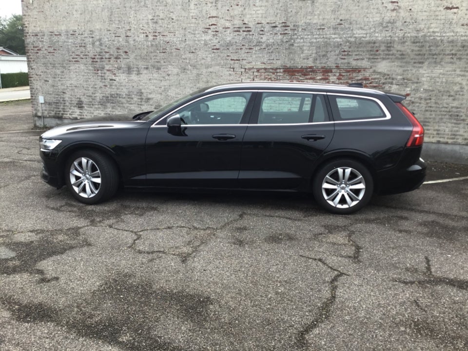 Volvo V60 2,0 T4 190 Momentum aut. 5d