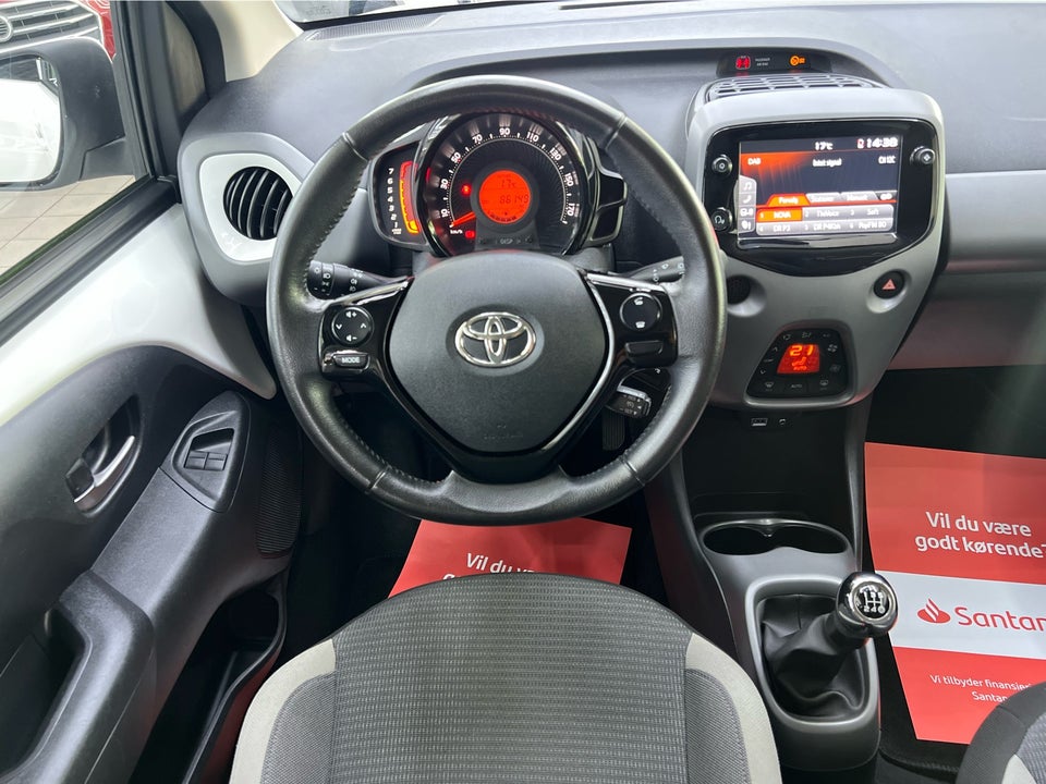 Toyota Aygo 1,0 VVT-i x-press 5d