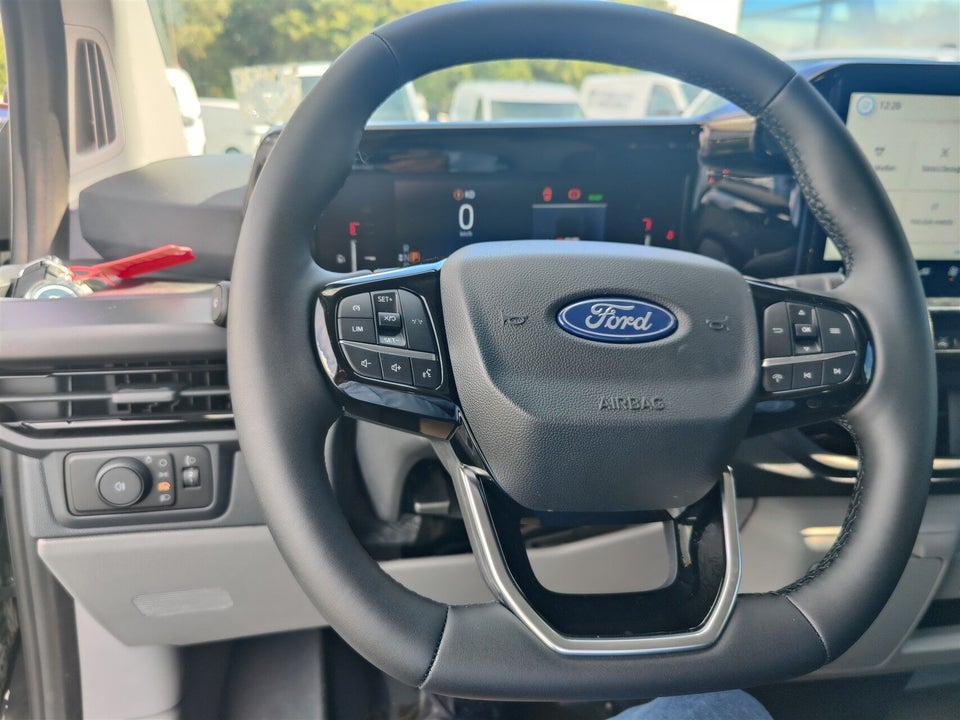 Ford E-Transit Custom 320L 64 Sport