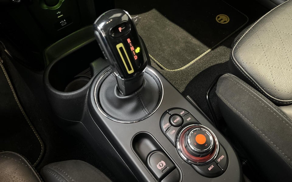 MINI Cooper SE Trim L 3d