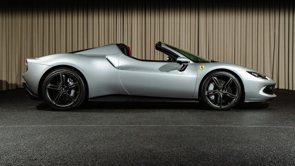 Ferrari 296 GTS 2,9 DCT 2d