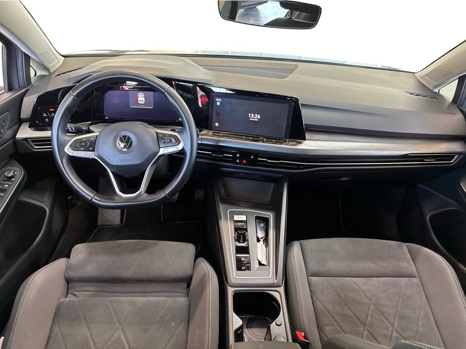 VW Golf VIII 1,5 eTSi 150 Style DSG 5d