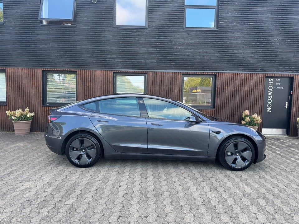 Tesla Model 3 Long Range AWD 4d