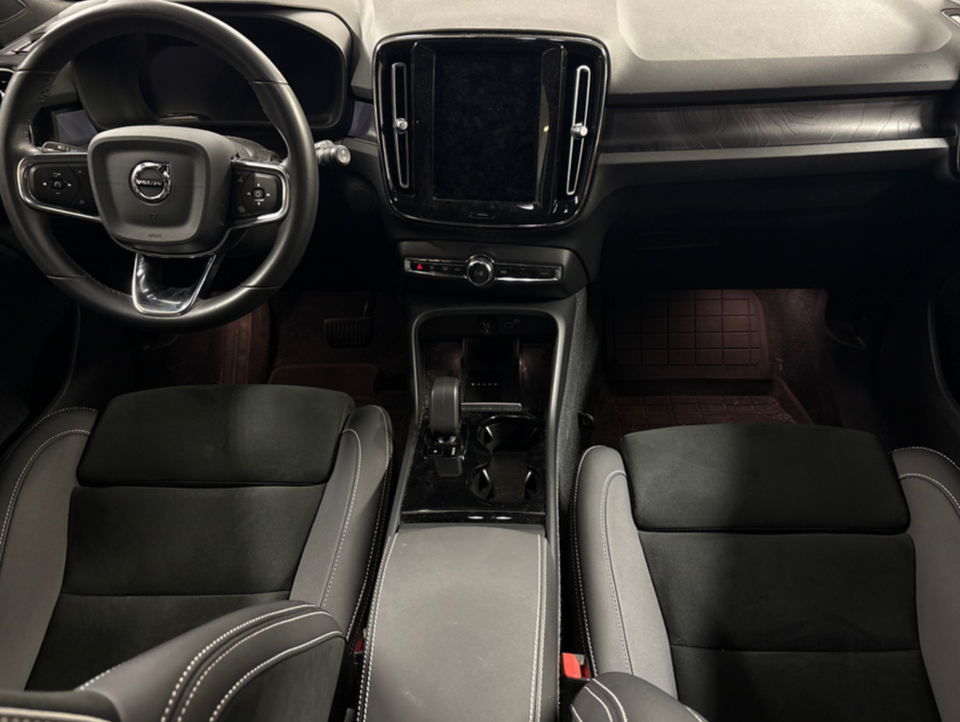 Volvo XC40 ReCharge Extended Range Plus 5d