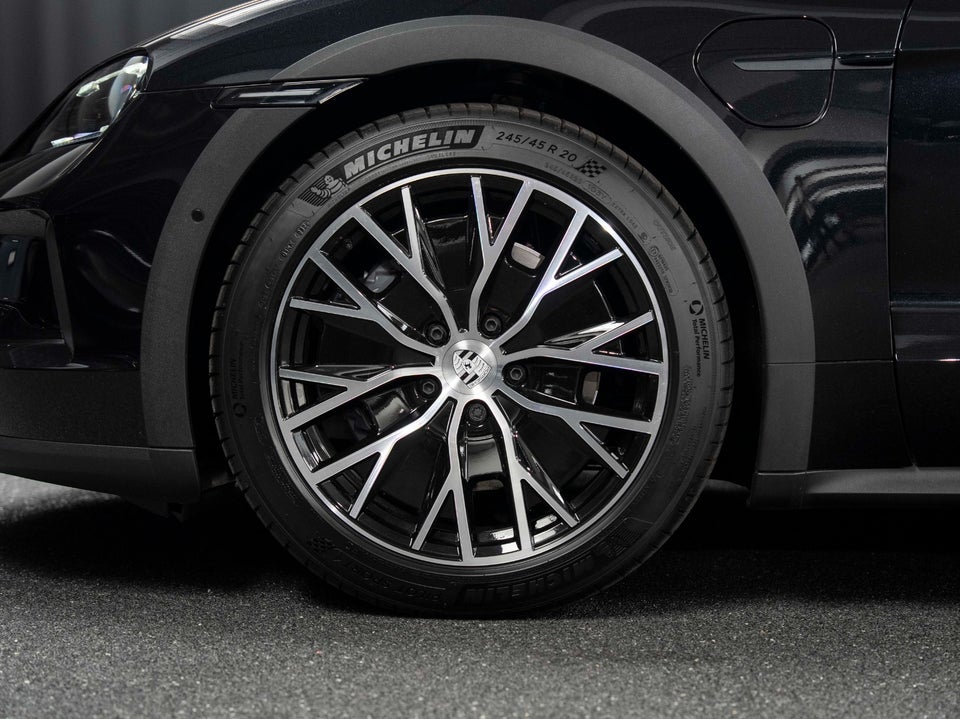 Porsche Taycan 4 Performance+ Cross Turismo 5d