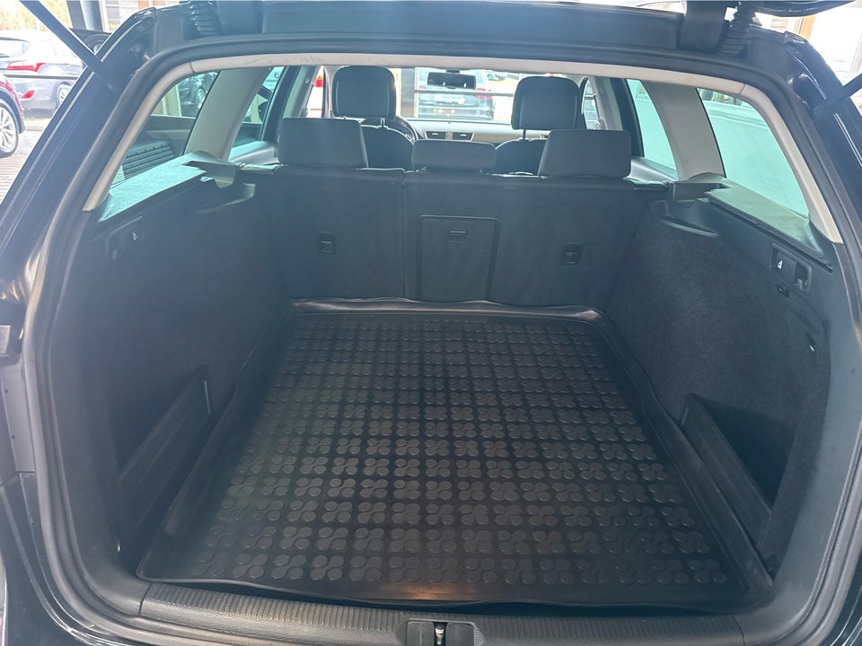 VW Passat 2,0 TDi 140 Comfortline Variant BMT 5d