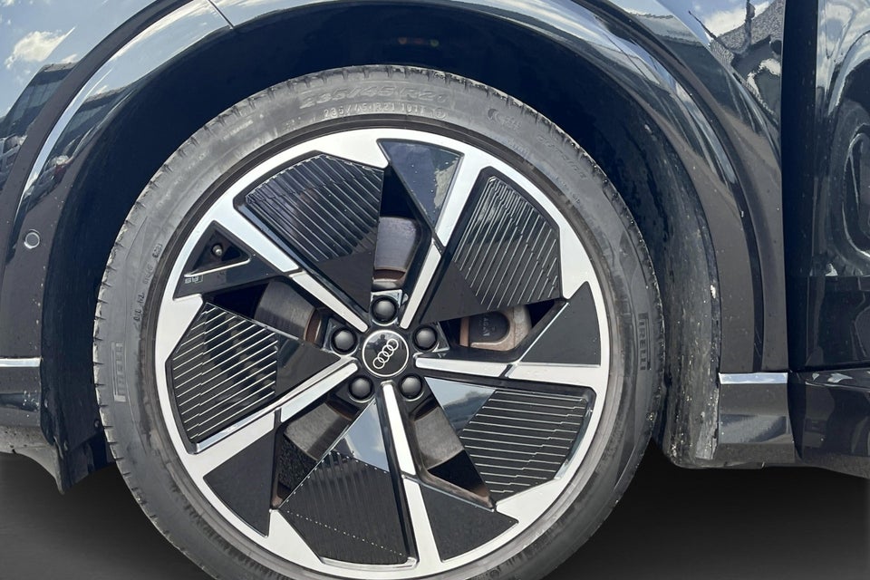 Audi Q4 e-tron 50 Attitude quattro 5d