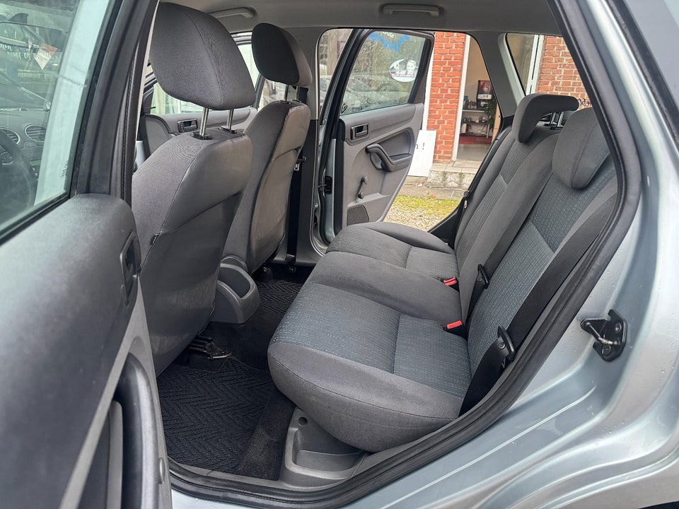 Ford Focus 1,4 Trend stc. 5d