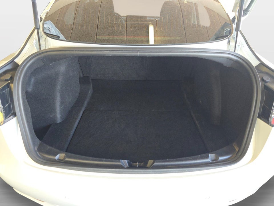 Tesla Model 3 Standard Range+ RWD 4d