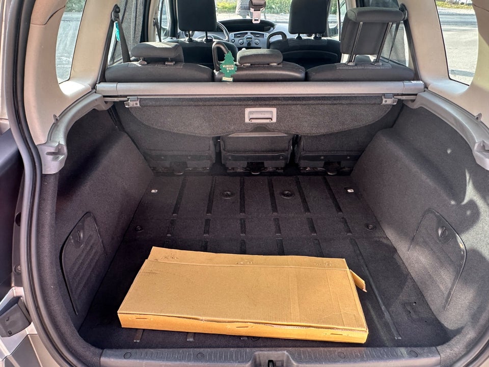 Renault Grand Scenic II 1,6 Authentique Comfort 5d