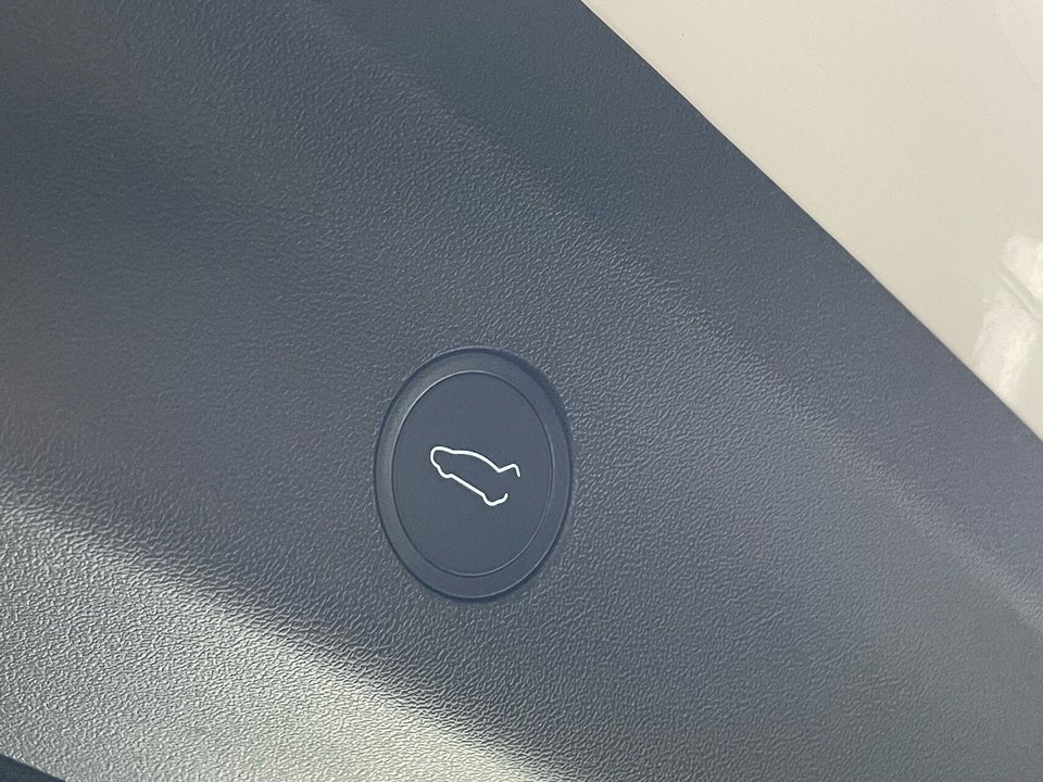 Tesla Model Y Long Range AWD 5d