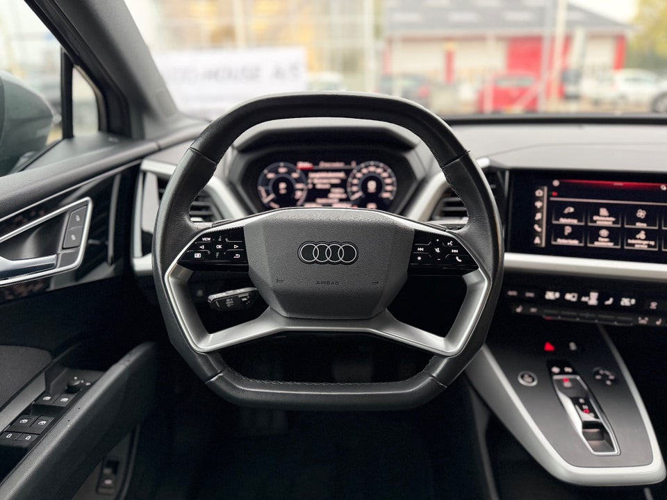 Audi Q4 e-tron 40  5d