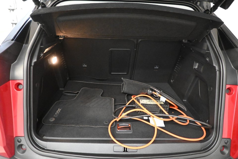 Peugeot 3008 1,6 Hybrid First Selection EAT8 5d