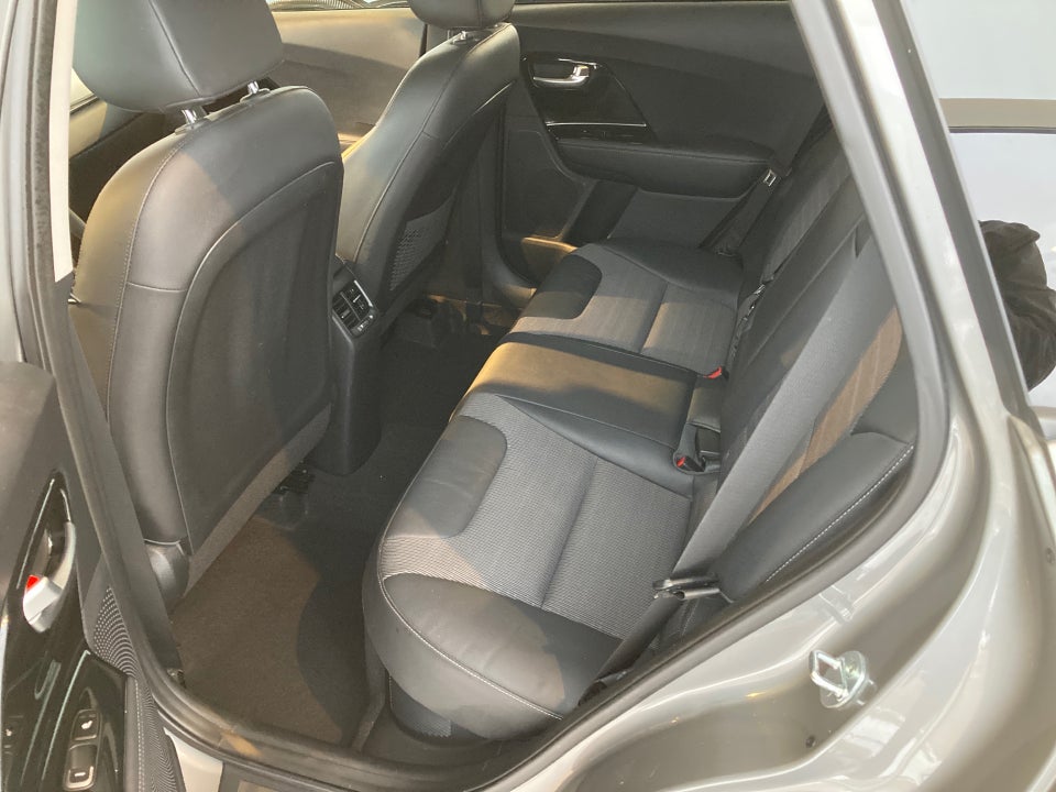 Kia Niro 1,6 PHEV Advance DCT 5d