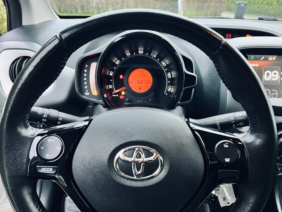 Toyota Aygo 1,0 VVT-i x-cellence 5d