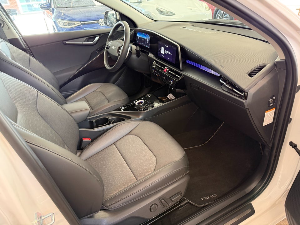 Kia Niro 64 EV Upgrade 5d