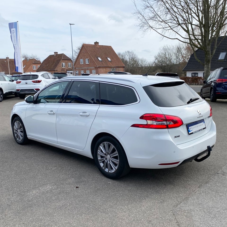 Peugeot 308 1,5 BlueHDi 130 Allure Pack SW EAT8 5d