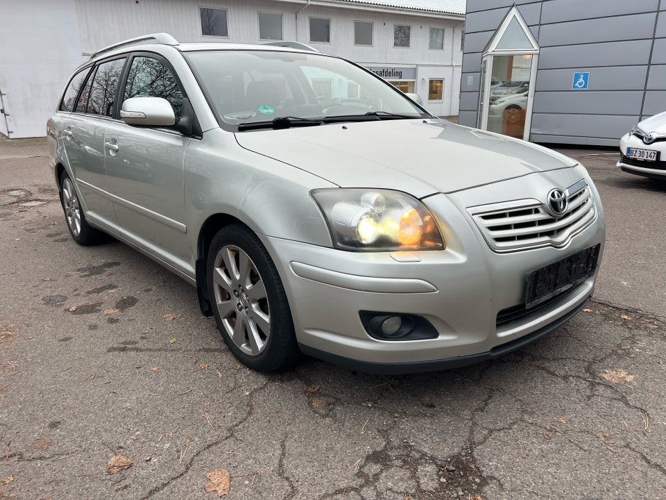 Toyota Avensis 2,0 D-4D Sol stc. 5d