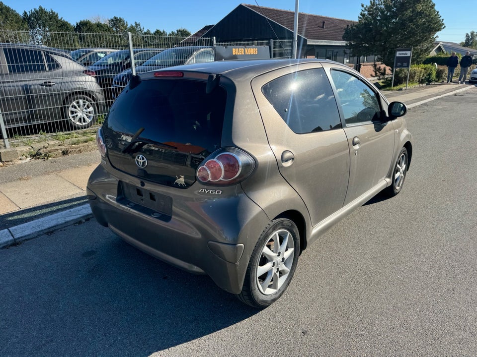 Toyota Aygo 1,0 VVT-i T2 5d