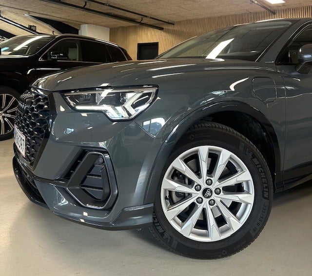 Audi Q3 45 TFSi e Attitude plus Sportback S-tr. 5d