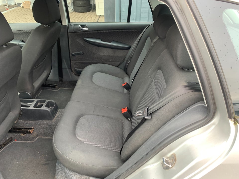 Skoda Fabia 1,4 16V 75 Ambiente Combi aut. 5d